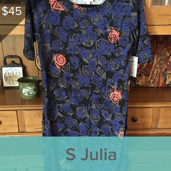 Lularoe Julia - Picture 1 of 1